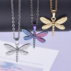 Collier Pendentif Libellule Métamorphose Lumineuse - 3 couleurs au choix !