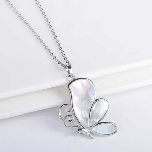 Collier Papillon Éclat Nacré