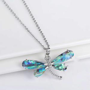 Détails du Collier papilion aux ailes en Opale