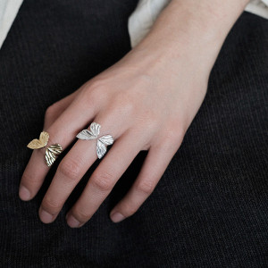 Bague Redimensionnable Papillon Minimaliste Raffiné - 2 couleurs au choix !