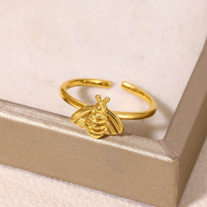 Cute Bee Ring in Stainless Steel - Gold or Silver | 1001Bees