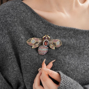 Broche Abeille 'Majesté Antique' | Bijou Vintage Élégant