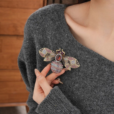 Bee Brooch “Antique Majesty” | Elegant Vintage Jewelry
