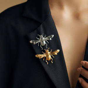 Broche Abeille "Essence Royale" – Pin's Élégant Or & Argent