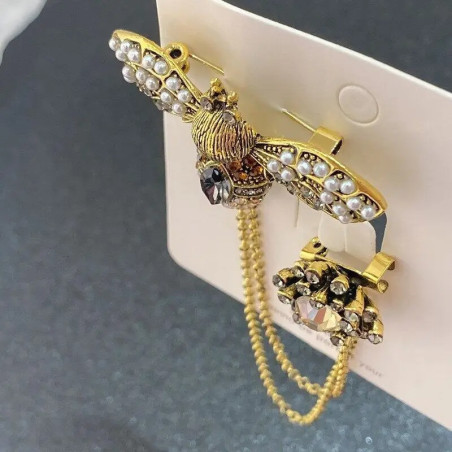 Broche Abeille Majestueuse avec Chaînettes | Bijou Unique