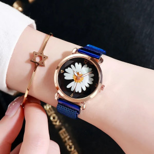 Daisy Elegance Floral Watch | Cute Bee Themed Jewelry Gift