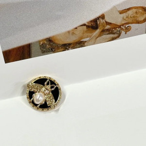 Unique Pearl Bee Buttons | Set of 6 | Gift for Crafters