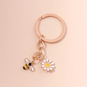 Cute Bee & Daisy Keychain | Unique Gift for Bee Lovers