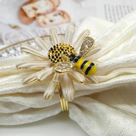 Cute Bee & Daisy Napkin Rings | Set of 8 | Unique Table Decor