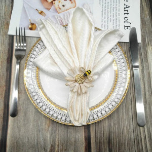 Cute Bee & Daisy Napkin Rings | Set of 8 | Unique Table Decor