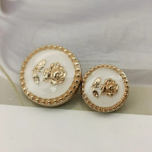 Vintage Floral Elegance Buttons | Chic & Retro Sewing Supply
