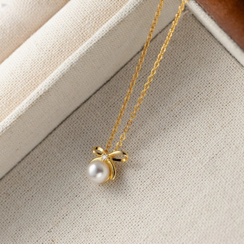 Elegant Pearl Bee Necklace in 925 Sterling Silver | Cute Gift