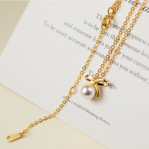 Elegant Pearl Bee Necklace in 925 Sterling Silver | Cute Gift