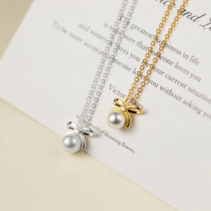 Elegant Pearl Bee Necklace in 925 Sterling Silver | Cute Gift