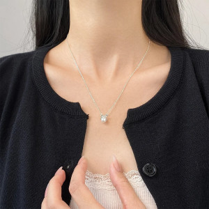 Elegant Pearl Bee Necklace in 925 Sterling Silver | Cute Gift