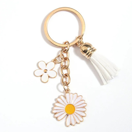 Elegant Daisy Keychain | Cute Floral Charm & Gift Idea
