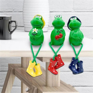 Funny Hanging Frog Statues for Garden Decor - Unique Gift