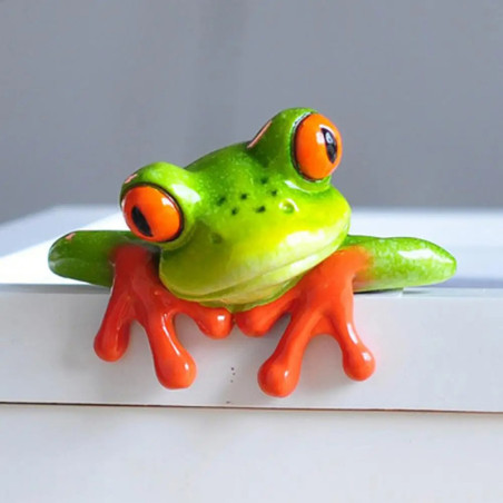3D Climbing Frog Resin Figurine – Cute Wall & Garden Decor
