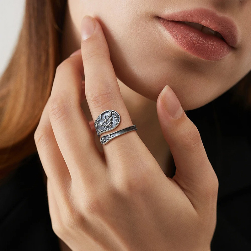 Vintage Floral Serenade Bee Ring in 925 Sterling Silver