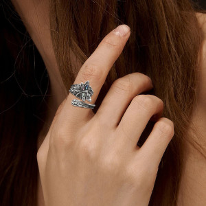 Mystic Wings Dragonfly Ring - Pearlescent Silver | 1001bees