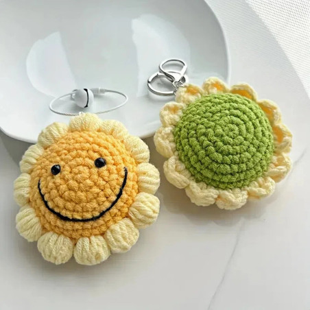 Handmade Smiling Sun Crochet Keychain – Cute Nature Gift