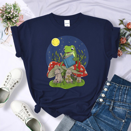 Cute Frog Reading T-Shirt | Cottagecore Tee Gift | 1001bees
