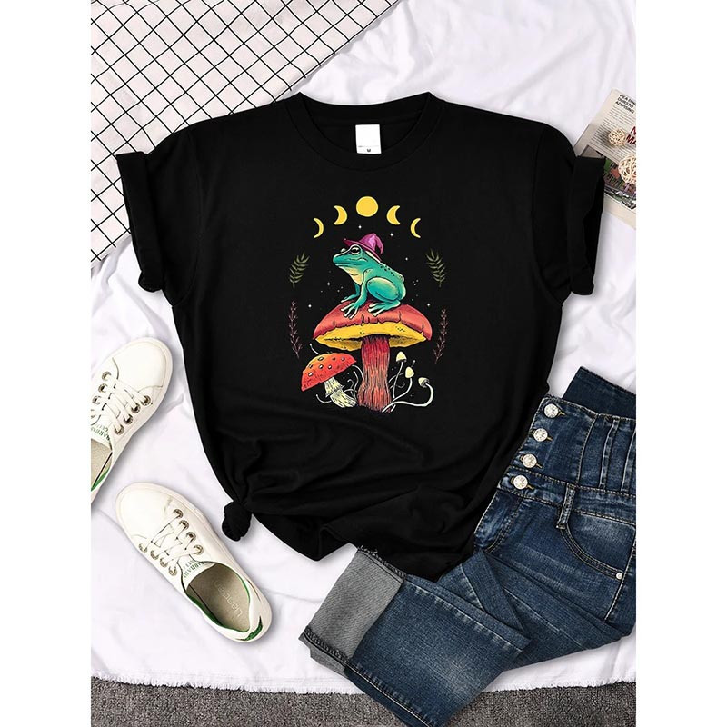 Magic Frog T-Shirt | Cute Witchy Moon & Mushroom Tee