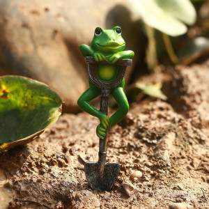 Funny Frog on Shovel Statue | Cute Garden & Yard Decor Gift