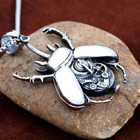 Steampunk Scarab Pendant in Steel – Symbolic Mechanical Jewelry
