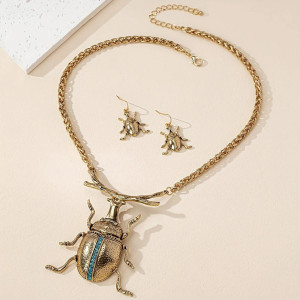 Unique Gold Scarab Necklace & Earrings Set | Royal Elegance