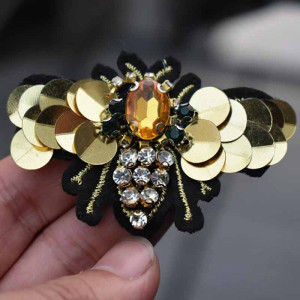 Royal Glow Embroidered Bee Patch - Golden Elegance & Style!