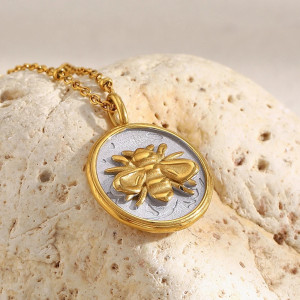 Cute 'Royal Seal' Bee Necklace | Gold-Plated Silver Gift