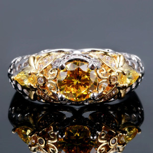 Front View Honey Treasure Bee Ring