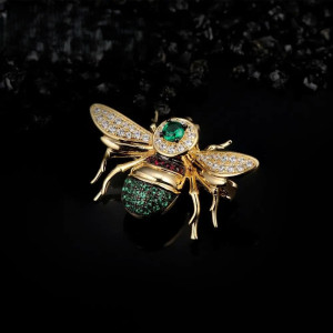 Emerald Treasure Bee Brooch 925 Sterling Silver