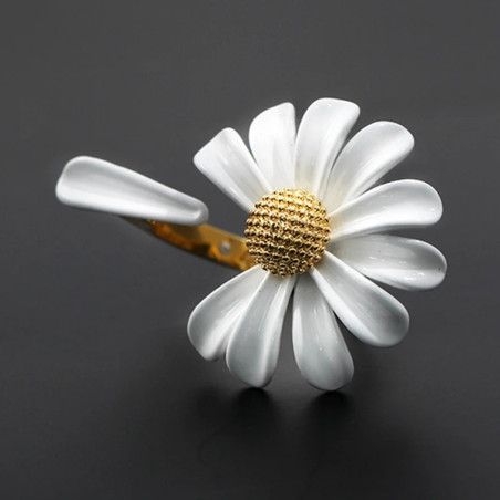 vue complète Bague créateur marguerite amour