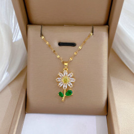Collier pendentif Fleur en Strass
