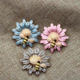 Broche marguerite et abeille en émail - 3 couleurs