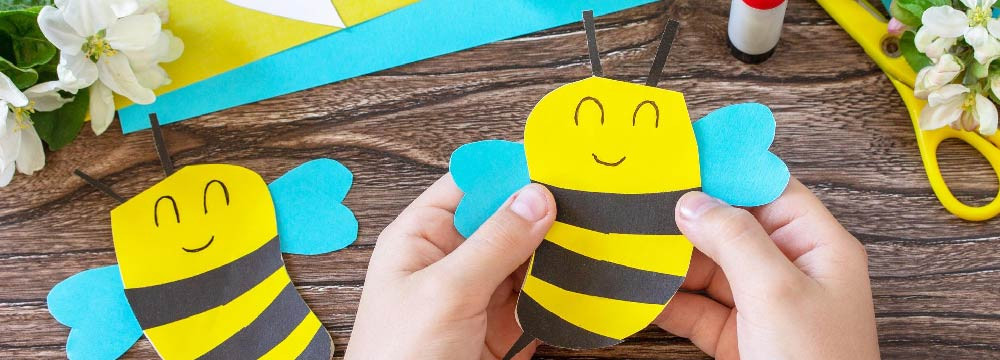 Bee scrapbooking, papers, stamps and stickers